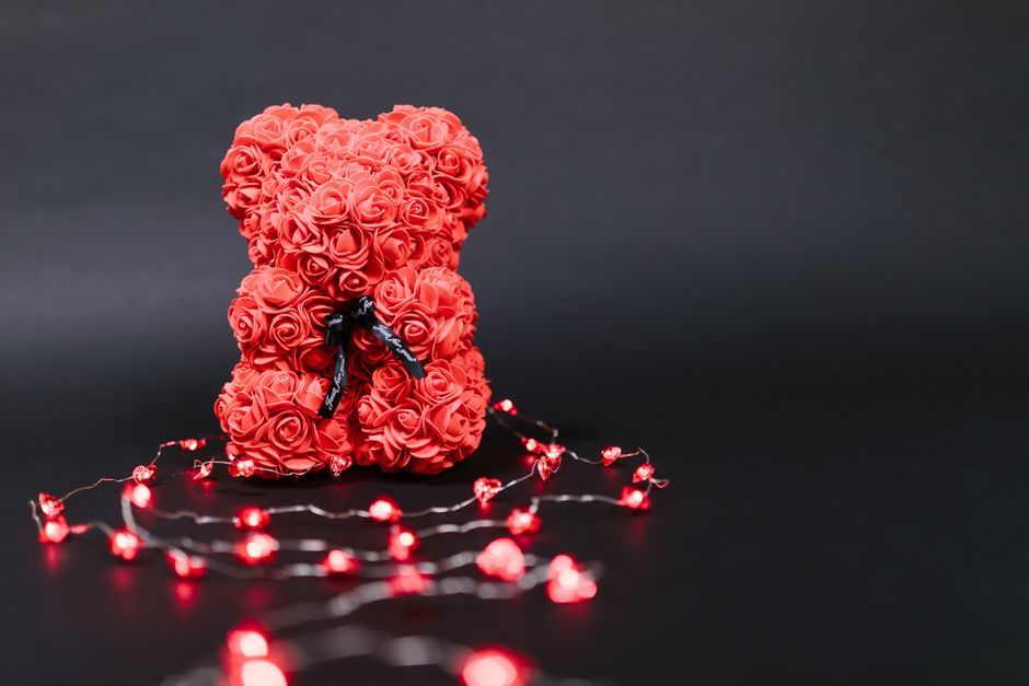 Ours en roses : à qui l’offrir et pour quelle occasion ?